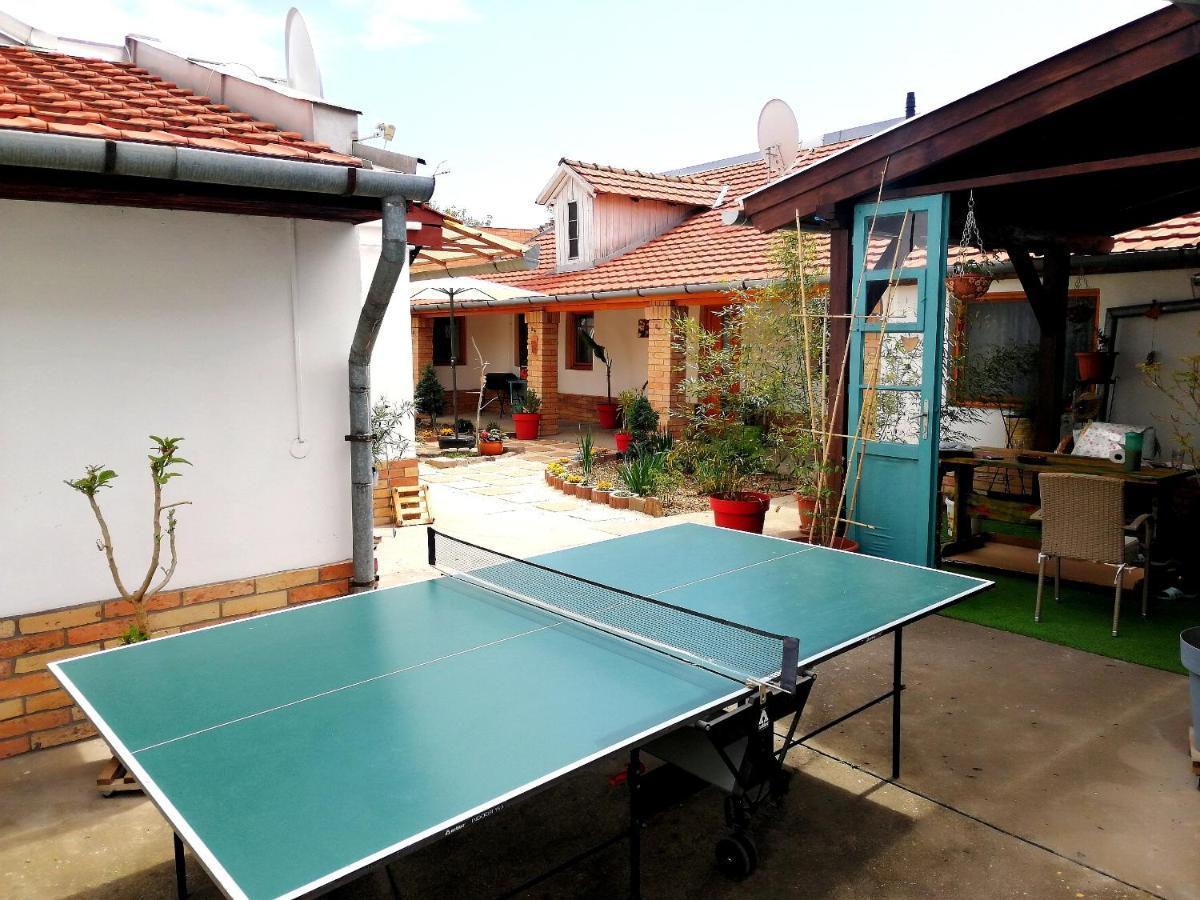 Mandula Apartman Seghedin Exterior foto