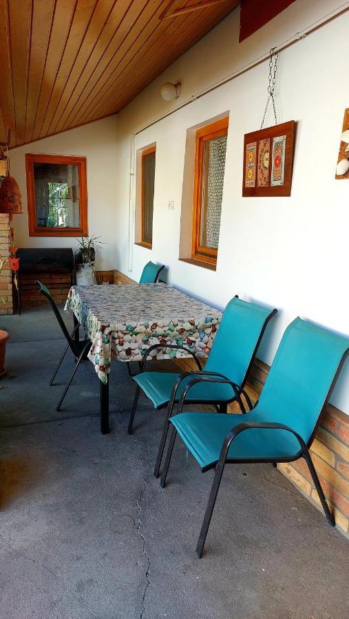 Mandula Apartman Seghedin Exterior foto