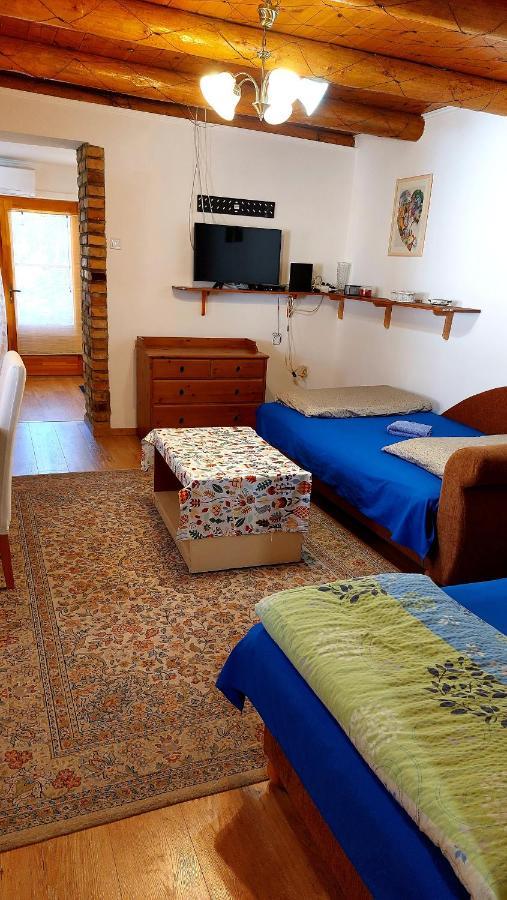 Mandula Apartman Seghedin Exterior foto