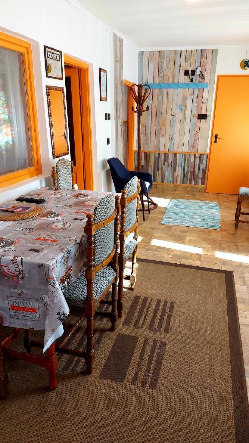 Mandula Apartman Seghedin Exterior foto