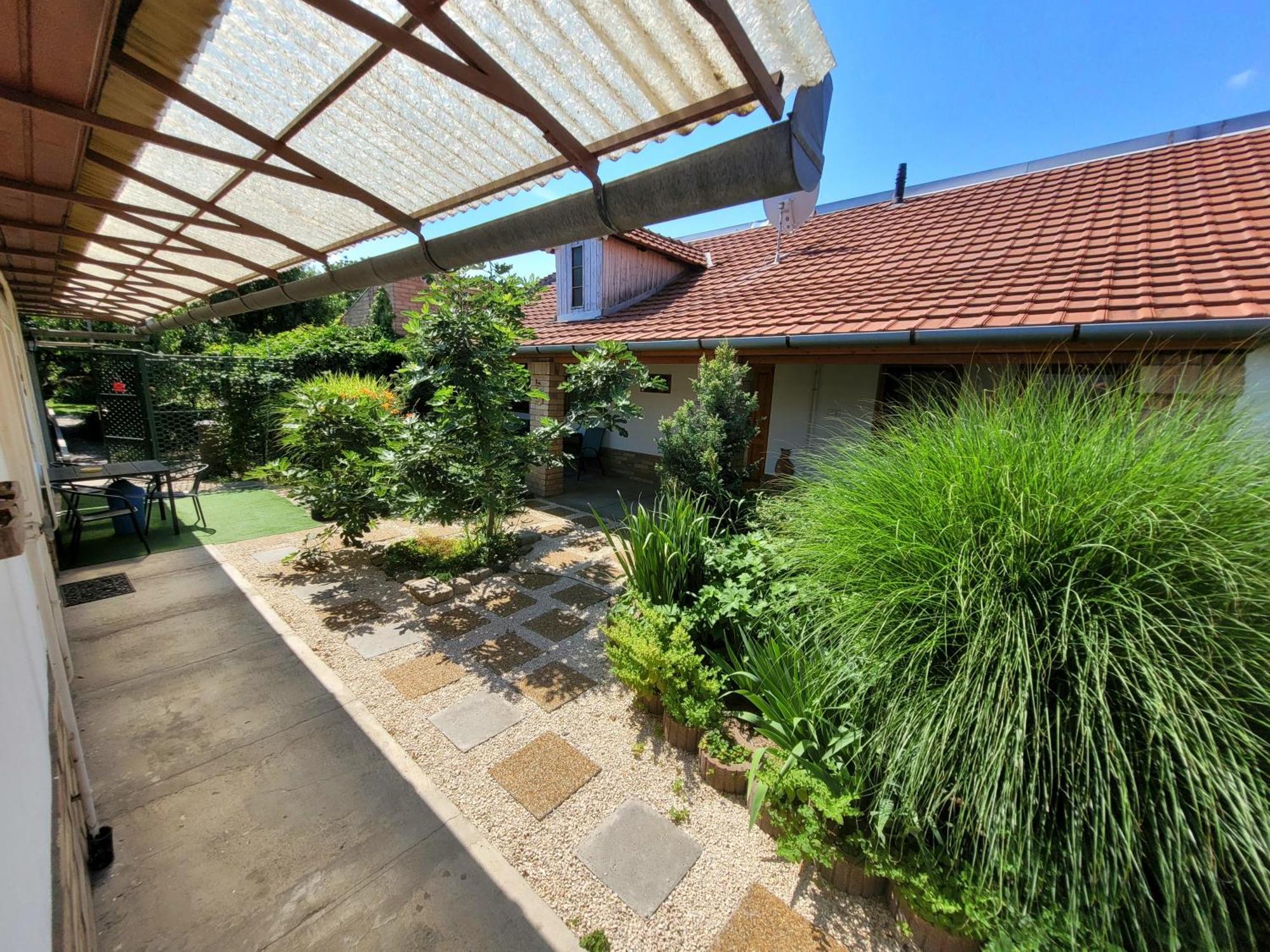 Mandula Apartman Seghedin Exterior foto
