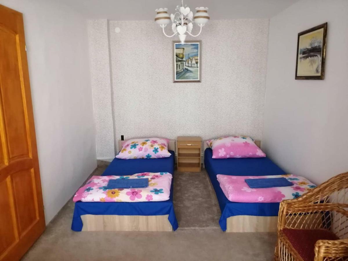 Mandula Apartman Seghedin Exterior foto